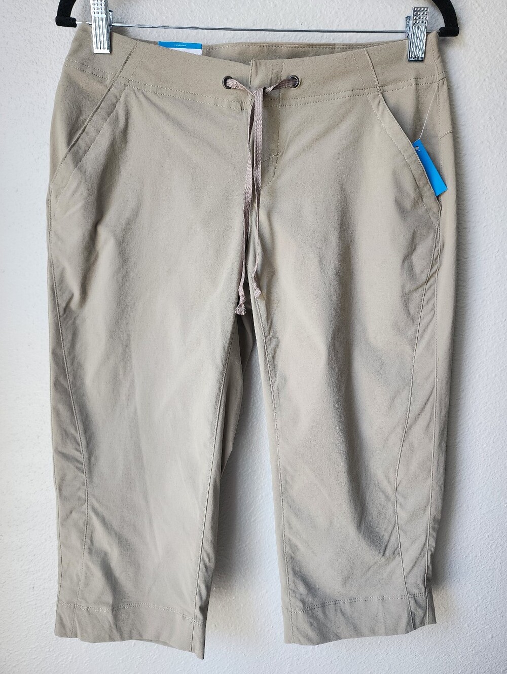 Columbia Anytime Outdoor 18" Capri Size 4 Color Tusk NWT